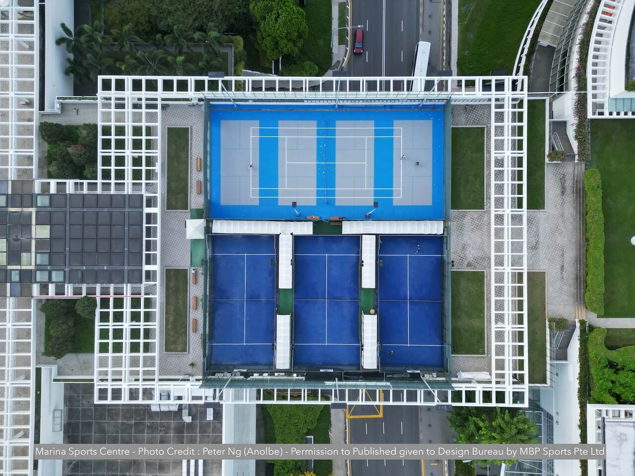 Top view of a tennis court